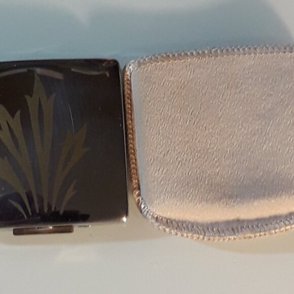 30s 40s Yardley of London Mirror Finish Gold Lilies Loose Powder Compact & Pouch - Picture 11 of 11